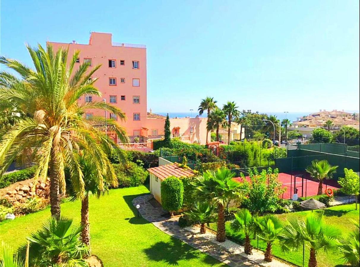 Seaview Apartment With Great Amenities & Facilities Benalmádena Extérieur photo