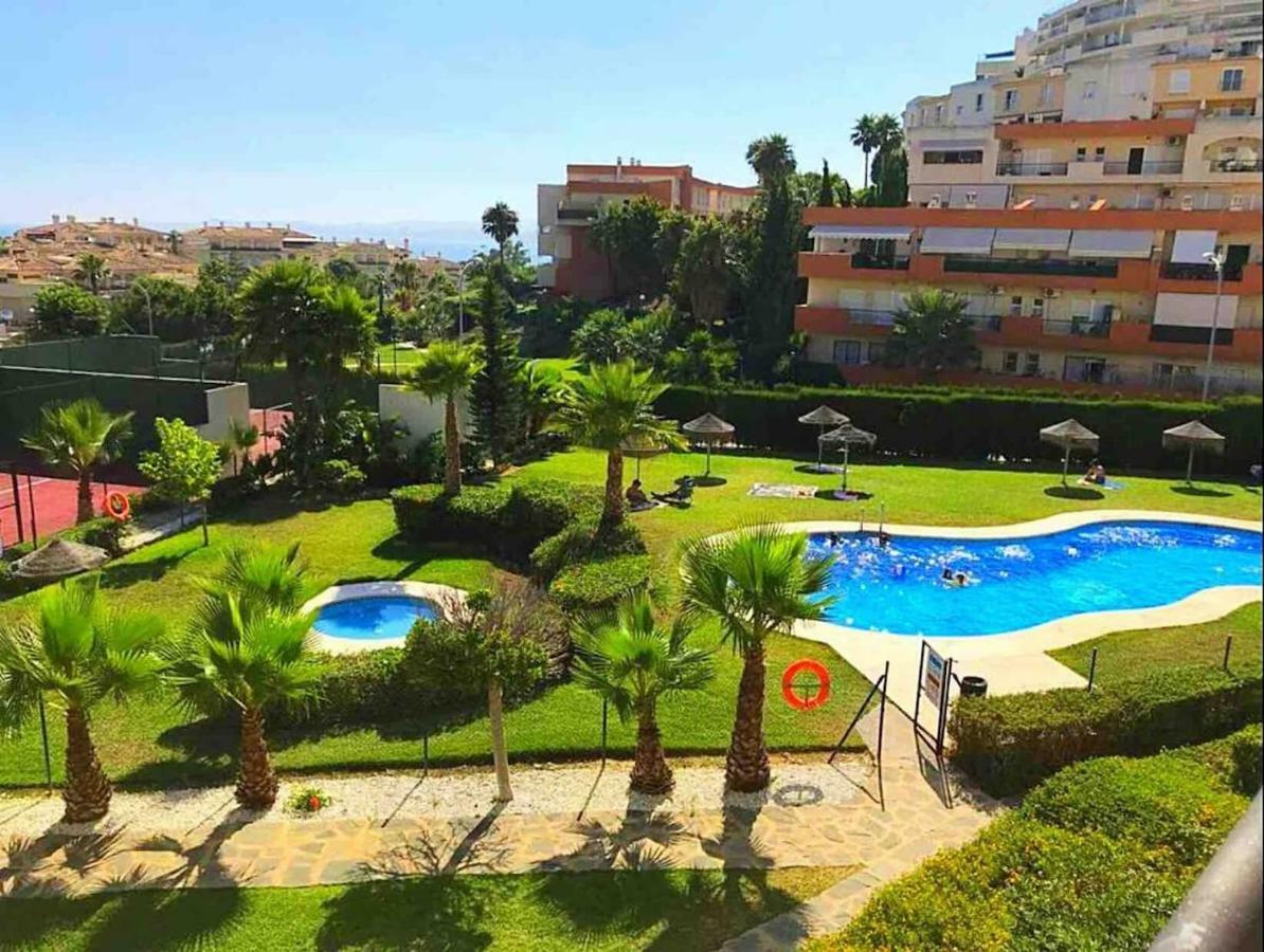 Seaview Apartment With Great Amenities & Facilities Benalmádena Extérieur photo